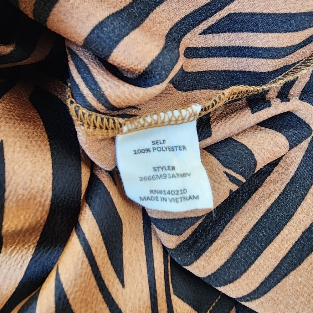 Joie De Vivre Womens Wrap Satin Dress Geo Print Tan Black Short Sleeve Sz M - Picture 14 of 15